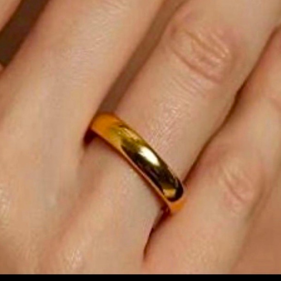 Hallmarked- 18k yellow gold 4MM Comfort Wedding Band Ring - Picture 1 of 4